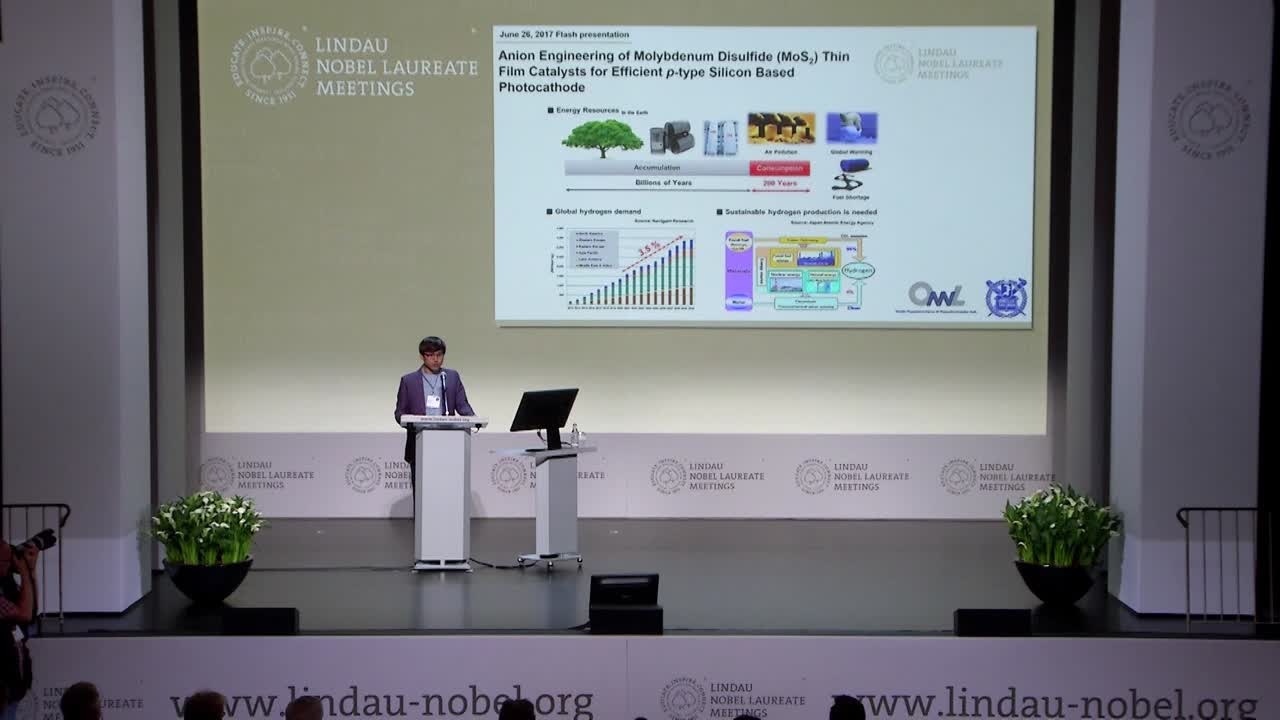 POSTER FLASHES #LINO17  (2017) - 30 young scientists present their research at the 67th Lindau Nobel Laureate Meeting