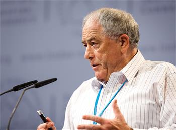 Kurt Wüthrich - Kurt Wüthrich delivering his lecture.