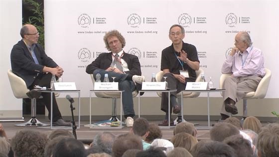 Panel Discussion (2013) - Closing Session: Award Ceremony; Dialogue with Ramos-Horta and Stalsett; Panel Discussion 'Green Chemistry' (Host: Fred Guterl; participating panelists: Michael Braungart, Steven Chu, Mario Molina )