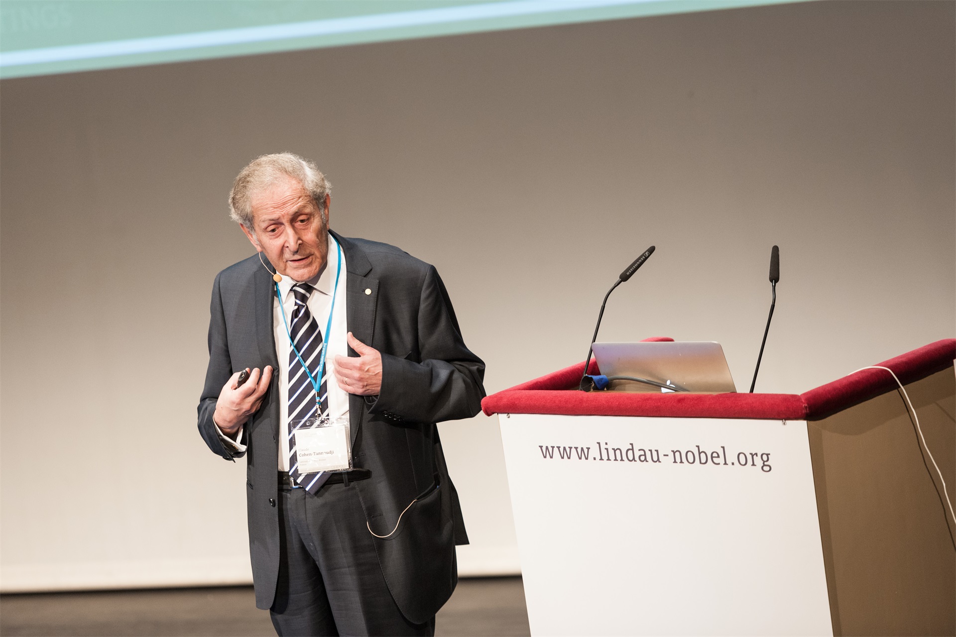 COHEN TANNOUDJI BOOK visual data 4