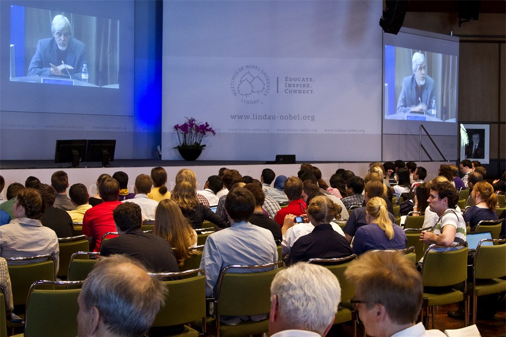 Live television broadcast from CERN at the 62nd Lindau Meeting