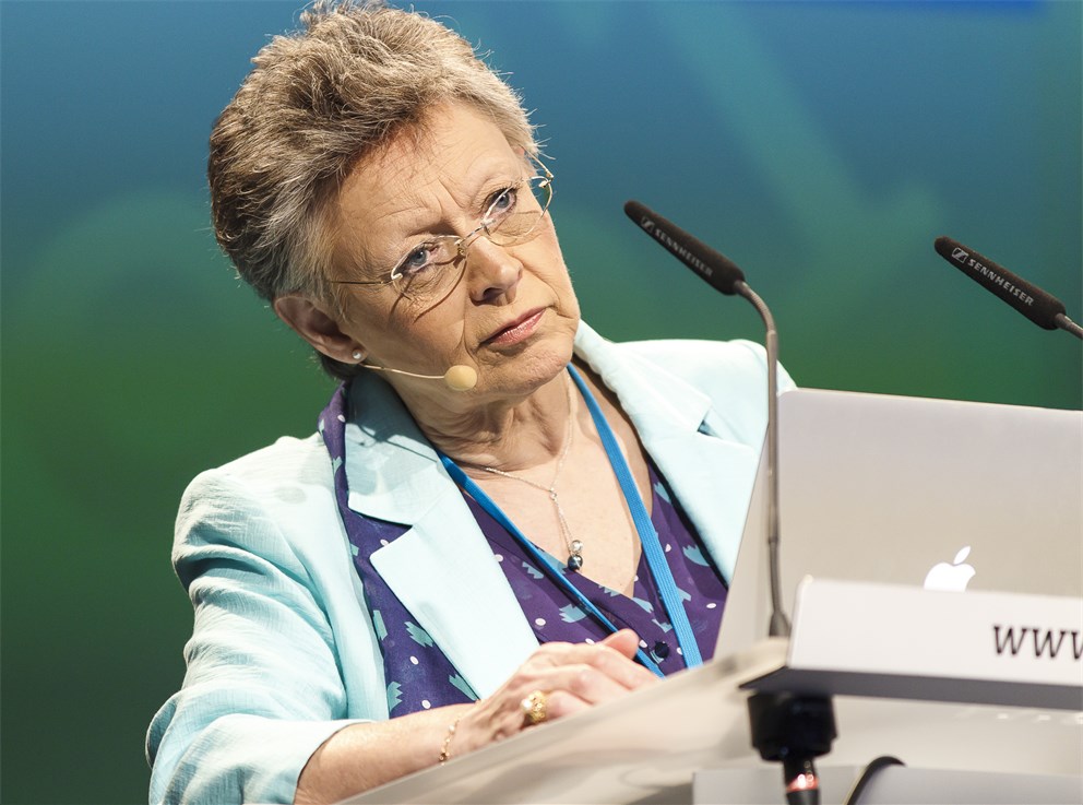 Françoise Barré-Sinoussi delivering her lecture "On The Road Toward an HIV Cure" at the 64th Meeting".