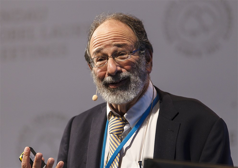 Alvin E. Roth delivering his lecture "Repugnant Markets and Prohibited Transactions" at the 5th Lindau Nobel Laureate Meeting on Economic Sciences.