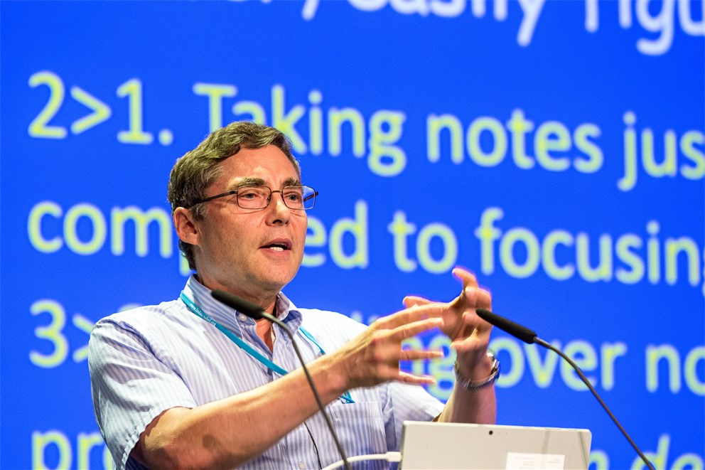 Carl Wieman lecturing on "A Scientific Approach to Learning Physics" at the 66th Lindau Nobel Laureate Meeting.