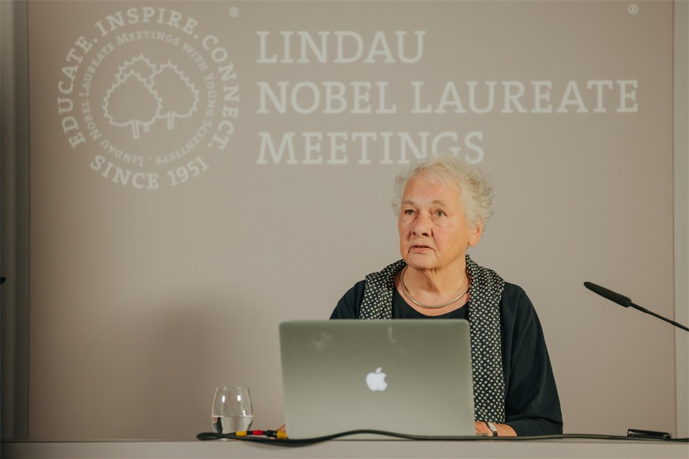 Christiane Nüsslein-Volhard during her agora talk "Animal Beauty". 
