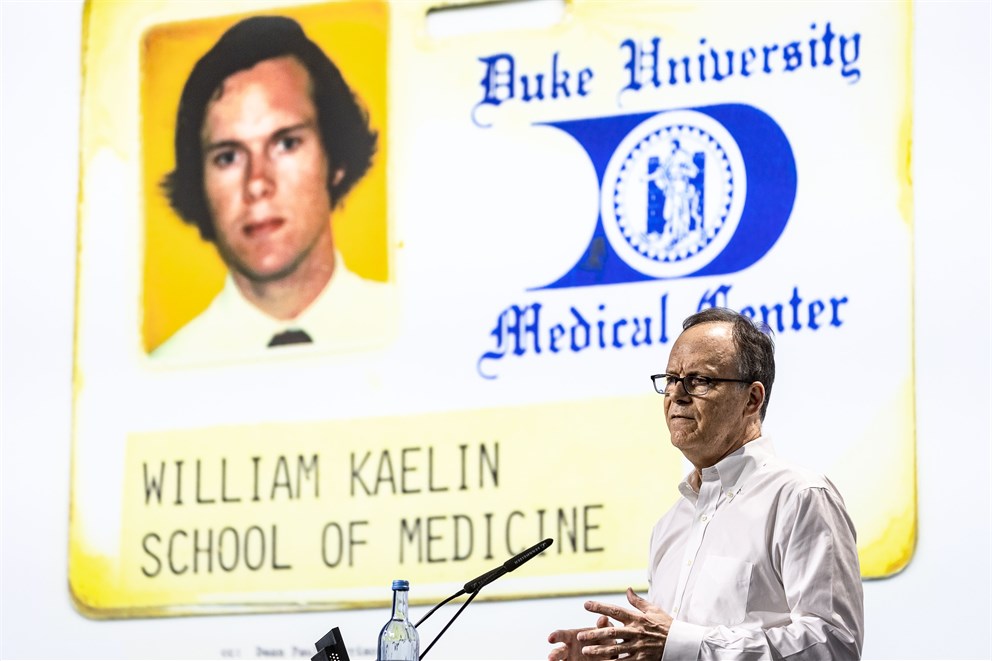 William Kaelin Jr. presenting his lecture "The VHL Tumor Suppressor Protein".